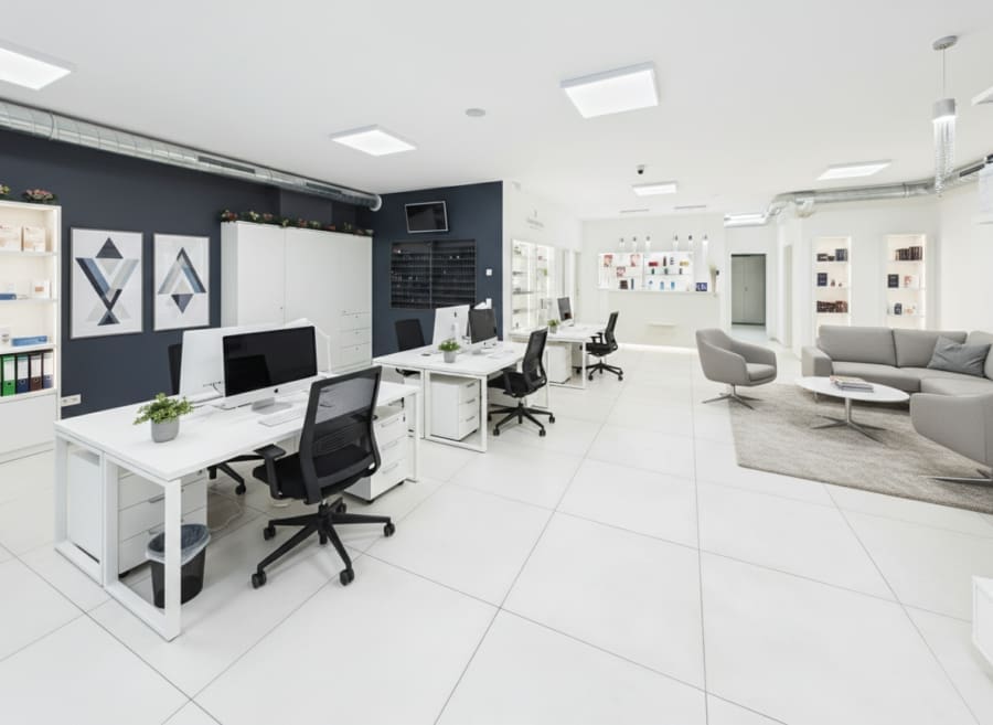 Geschäftsfläche vielseitig nutzbar | Büro | Shop | gut frequentierte Lage | Schüttdorf, Büro in 5700 Zell am See